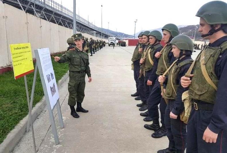 В Краснодарском крае проходят стажировку курсанты Саратовского военного института