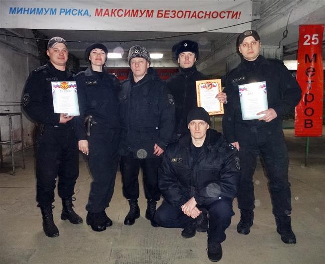 В г. Хабаровске состоялись соревнования по стрельбе из табельного оружия среди сотрудников Росгвардии