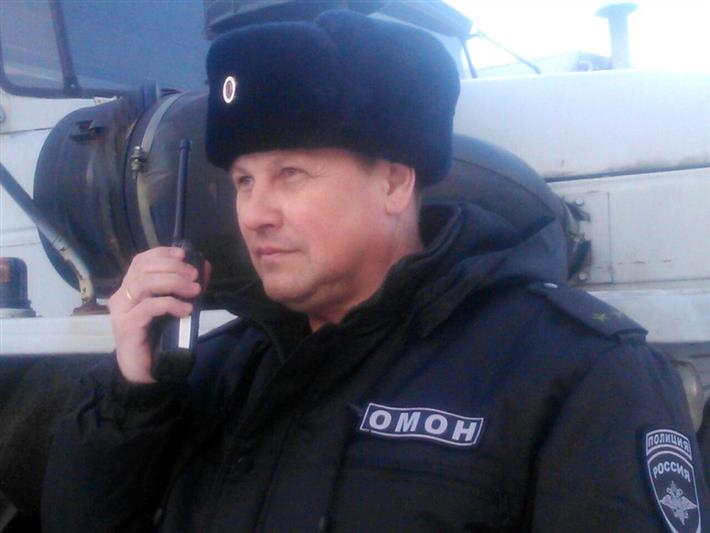 В г. Хабаровске сотрудник ОМОНа на транспорте Росгвардии оказал доврачебную помощь пострадавшим в ДТП