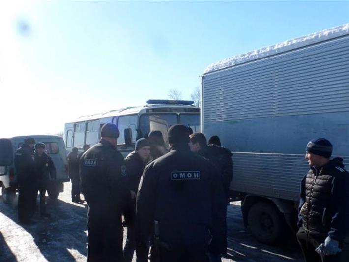 В г. Омске при силовой поддержке ОМОНа Росгвардии проверено соблюдение положений миграционного законодательства
