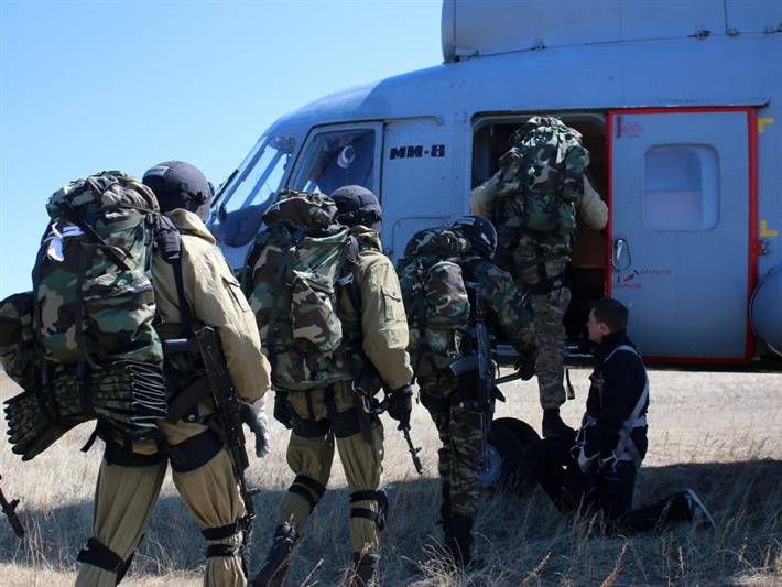 В Забайкалье сотрудники авиационного отряда и ОМОНа Росгвардии задержали подозреваемого в убийстве