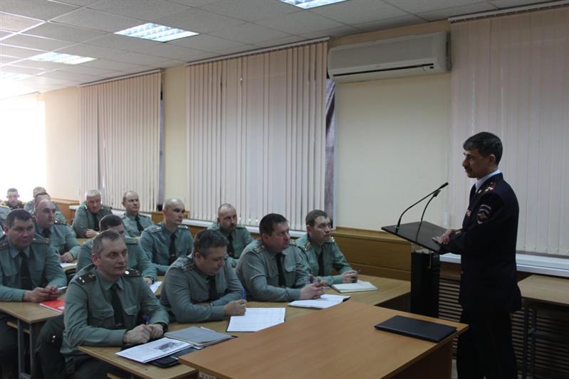 В Саратовском институте проведено занятие по вопросам лицензионно-разрешительной работы