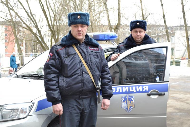  В Новгородской области сотрудники Росгвардии оказали помощь в спасении людей на пожаре