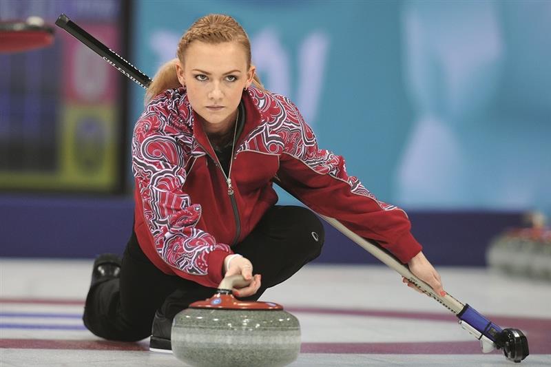 Военнослужащая Росгвардии завоевала серебряную медаль на чемпионате мира по керлингу в Китае