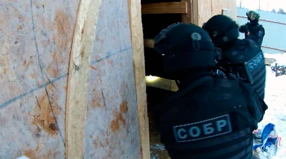В Москве при силовой поддержке сотрудников СОБРа Росгвардии задержаны подозреваемые в разбое