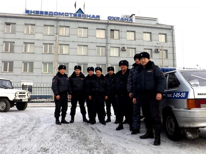 В Республике Тыва сотрудники Росгвардии спасли людей от гибели на пожаре