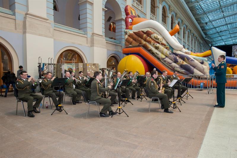 Рождественская благотворительная ёлка в Гостином дворе