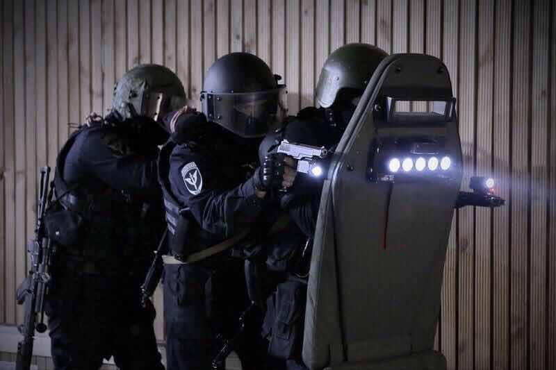 В Мурманской области сотрудники СОБРа задержали гражданина, подозреваемого в причинении тяжкого вреда здоровью