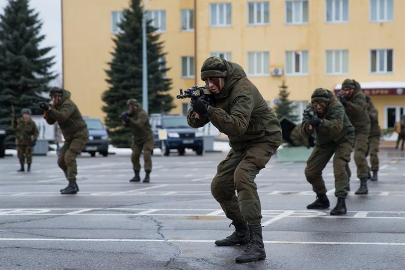 В преддверии Дня защитника Отечества военнослужащие софринской бригады принимали гостей