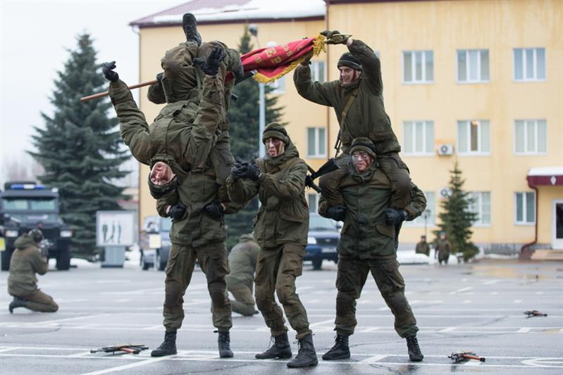 В преддверии Дня защитника Отечества военнослужащие софринской бригады принимали гостей