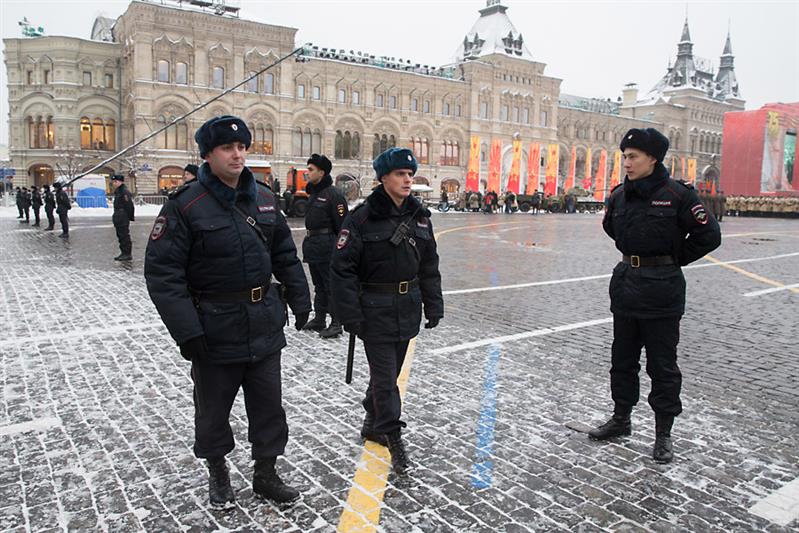 Военнослужащие и кадеты Росгвардии приняли участие в торжественном марше на Красной площади Москвы