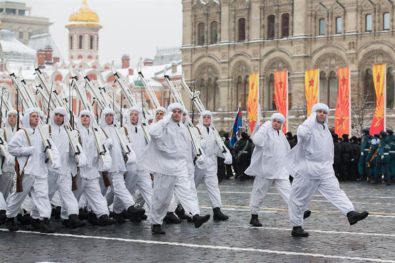 Военнослужащие и кадеты Росгвардии приняли участие в торжественном марше на Красной площади Москвы