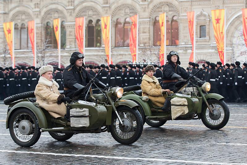 Военнослужащие и кадеты Росгвардии приняли участие в торжественном марше на Красной площади Москвы