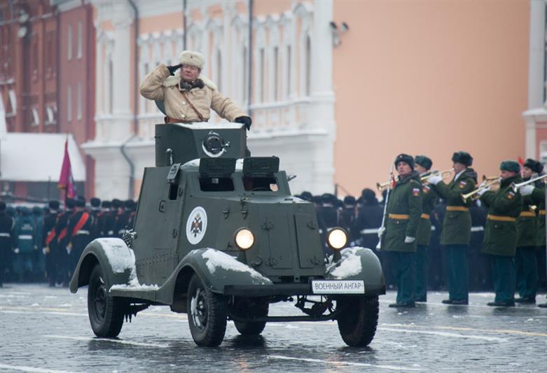 Военнослужащие и кадеты Росгвардии приняли участие в торжественном марше на Красной площади Москвы
