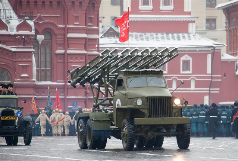 Военнослужащие и кадеты Росгвардии приняли участие в торжественном марше на Красной площади Москвы