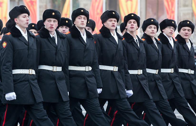 Военнослужащие и кадеты Росгвардии приняли участие в торжественном марше на Красной площади Москвы