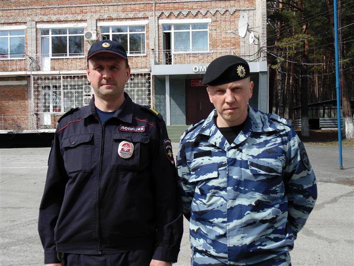 В Кемеровской области бойцы Росгвардии спасли на пожаре пожилую женщину 
