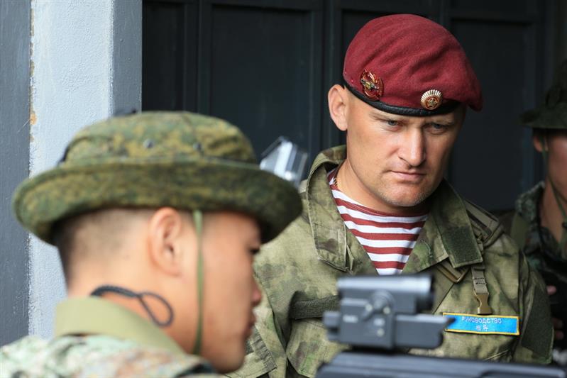 Огневая, десантная и высотная подготовка подразделений Народной вооруженной полиции Китая и 604 Центра специального назначения