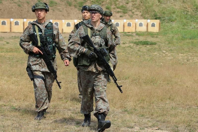 Совместная антитеррористическая тренировка спецназа Федеральной службы войск национальной гвардии РФ и Народной вооруженной полиции Китая