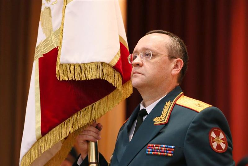 Генерал армии Виктор Золотов вручил личный штандарт командующего войсками Центрального регионального командования генерал-лейтенанту Павлу Дашкову