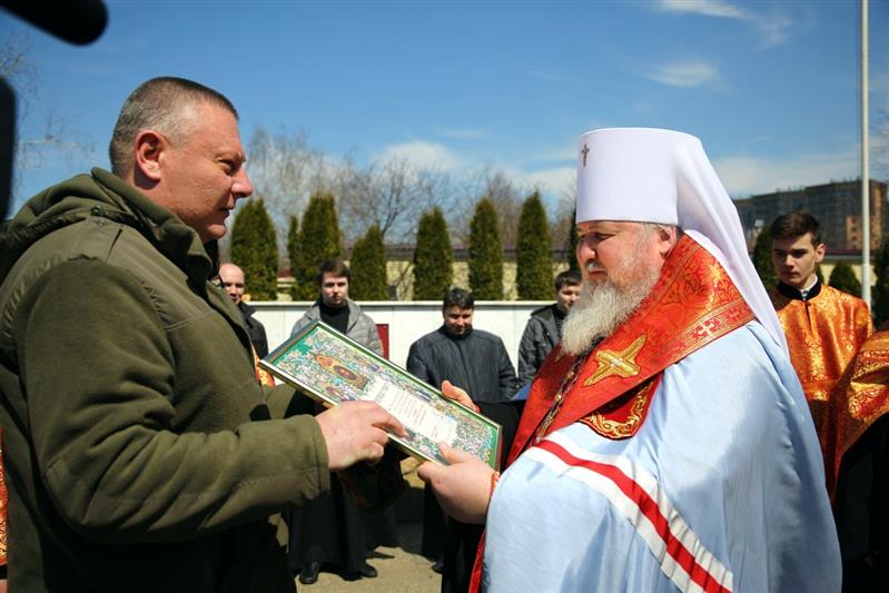 Митрополит Кирилл привез частицу мощей Георгия Победоносца в  Управление Росгвардии по Ставропольскому краю