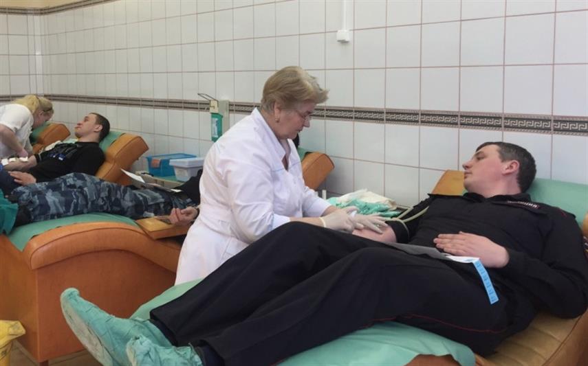 В г. Санкт-Петербурге сотрудники Росгвардии приняли участие в Национальном дне донора