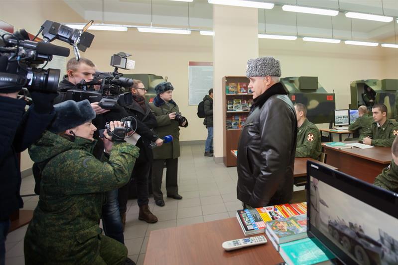 Брифинг генерал-лейтенанта Сергея Ерыгина по актуальным вопросам обеспечения войск Росгвардии современным вооружением и военной техникой 