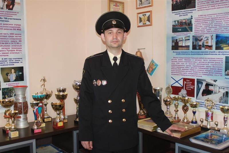 Военнослужащий Восточного округа во внеслужебное время спас во время пожара два человека