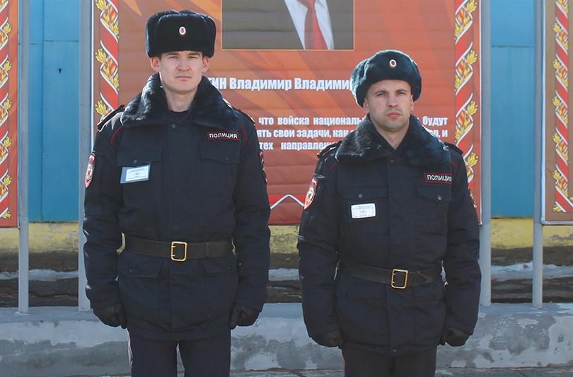 В г. Ижевске военнослужащие Приволжского округа оказали помощь пострадавшей в ДТП девушке
