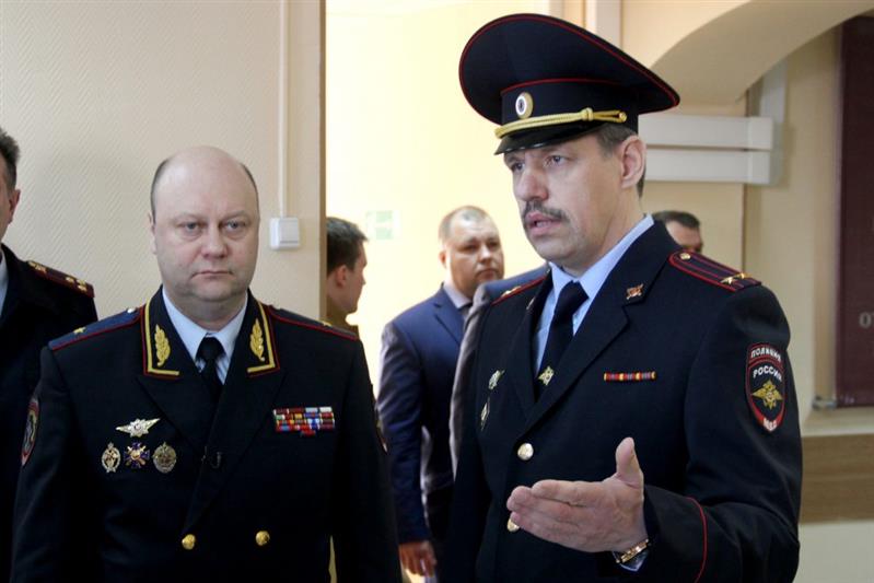 Начальник столичной Росгвардии проверил работу Центра лицензионно-разрешительной работы