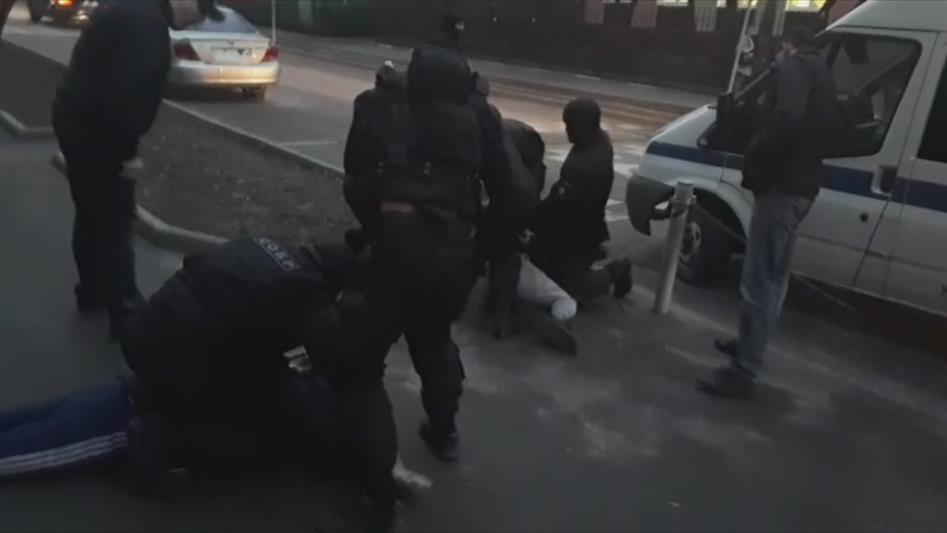 В г. Москве бойцы СОБРа Росгвардии оказали силовую поддержку полицейским при задержании подозреваемого в грабеже