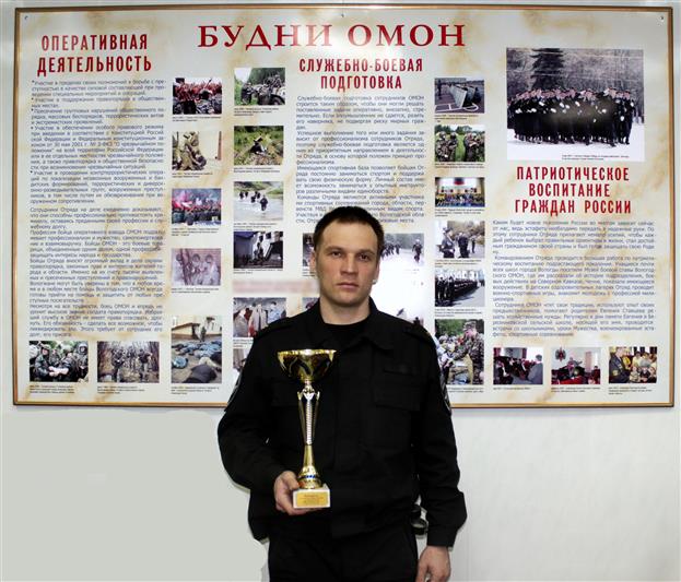 Сотрудник вологодского ОМОНа завоевал главный приз регионального турнира по стрельбе среди ветеранов боевых действий