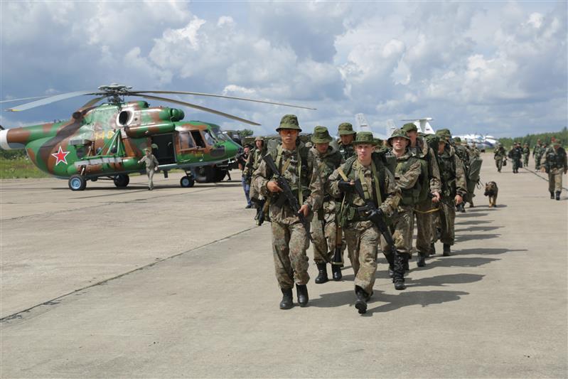 Совместная учебная антитеррористическая операция военнослужащих 604 Центра специального назначения и спецназа Народной вооруженной полиции Китая