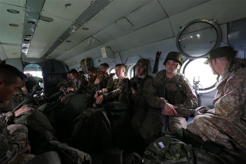 Совместная учебная антитеррористическая операция военнослужащих 604 Центра специального назначения и спецназа Народной вооруженной полиции Китая