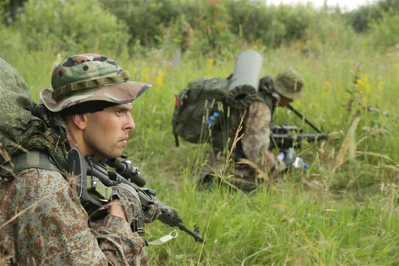 Совместная учебная антитеррористическая операция военнослужащих 604 Центра специального назначения и спецназа Народной вооруженной полиции Китая