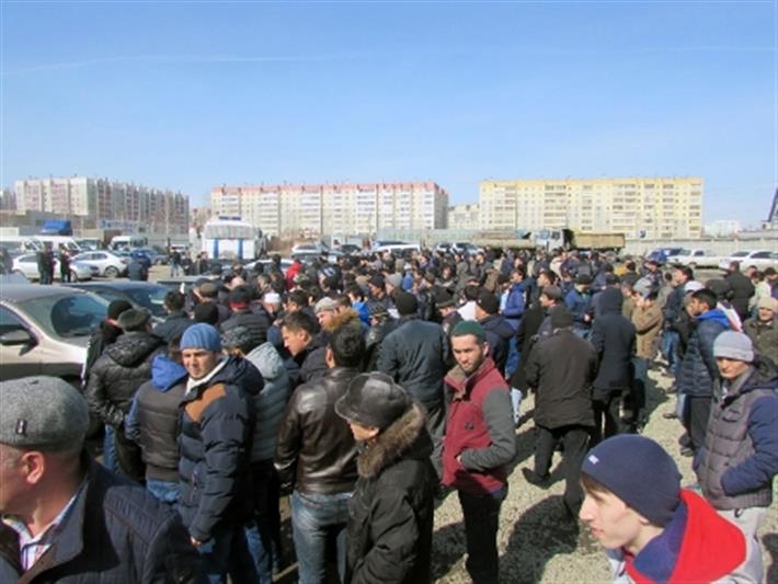 В Челябинской области при силовой поддержке ОМОНа прошел рейд по выявлению нарушений миграционного законодательства РФ