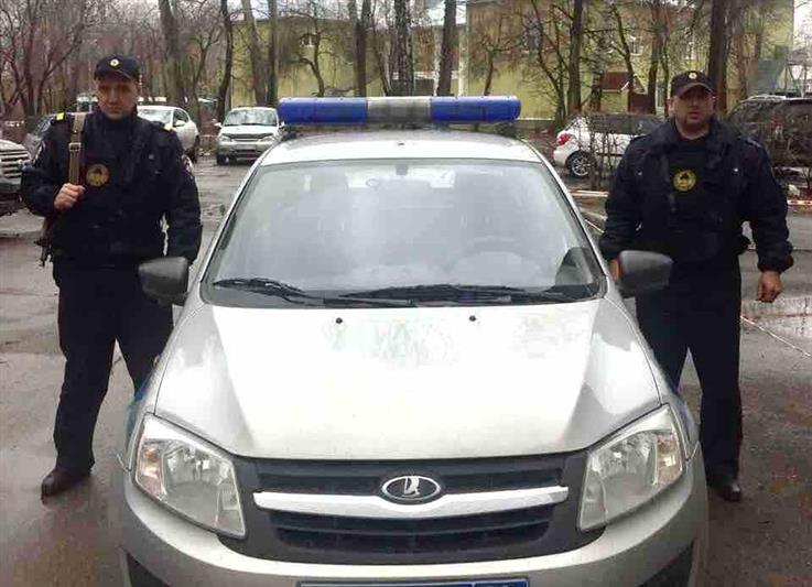 В г. Перми сотрудники Росгвардии эвакуировали жильцов из горящего дома