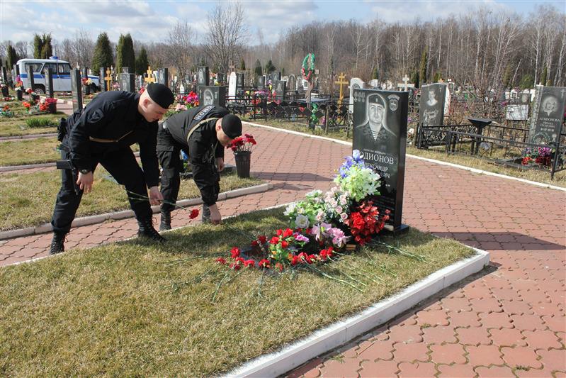 В г. Рязани почтили память сотрудников ОМОНа, погибших при исполнении служебного долга