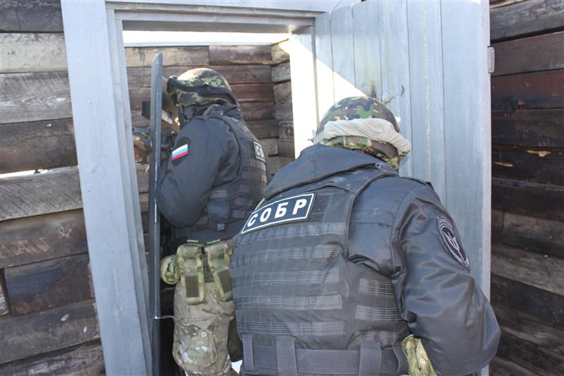 В г. Иркутске при силовой поддержке бойцов СОБРа и ОМОНа задержано 40 граждан, нелегально находящихся на территории РФ