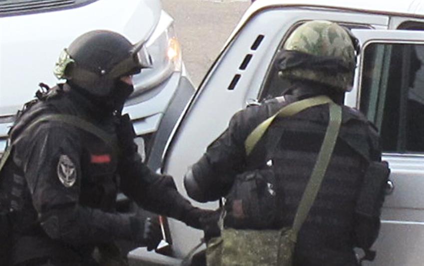 В Ростовской области бойцы СОБРа оказали силовую поддержку при задержании подозреваемого в мошенничестве 