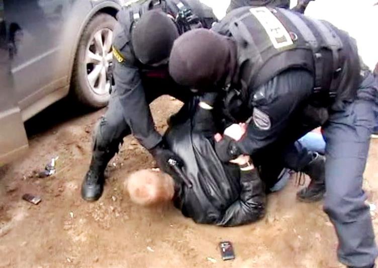 Сотрудники СОБРа оказали силовую поддержку при задержании угонщиков автомобилей