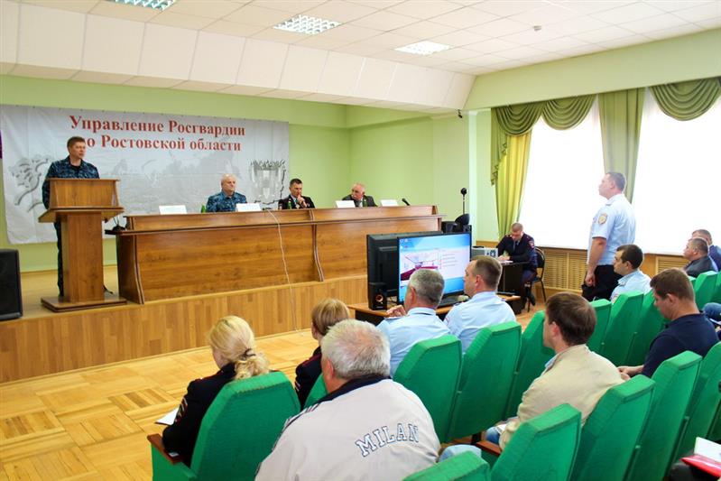 В Ростовской области военнослужащие и сотрудники Росгвардии обсудили с представителями частных охранных организаций вопросы взаимодействия