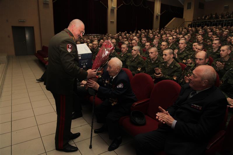 Военнослужащие Отдельной дивизии оперативного назначения им. Ф.Э. Дзержинского встретились с ветеранами Великой Отечественной войны