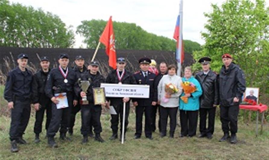 В Тюменской области сотрудники Росгвардии провели турнир по стрельбе из боевого оружия, посвященный памяти сотрудника СОБРа капитана Виктора Тимофеева, погибшего при исполнении служебного долга