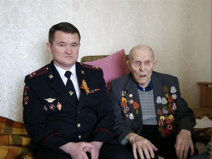 Начальник Управления Росгвардии по Республике Бурятия поздравил 103 – летнего ветерана с Днем Победы в Великой Отечественной войне