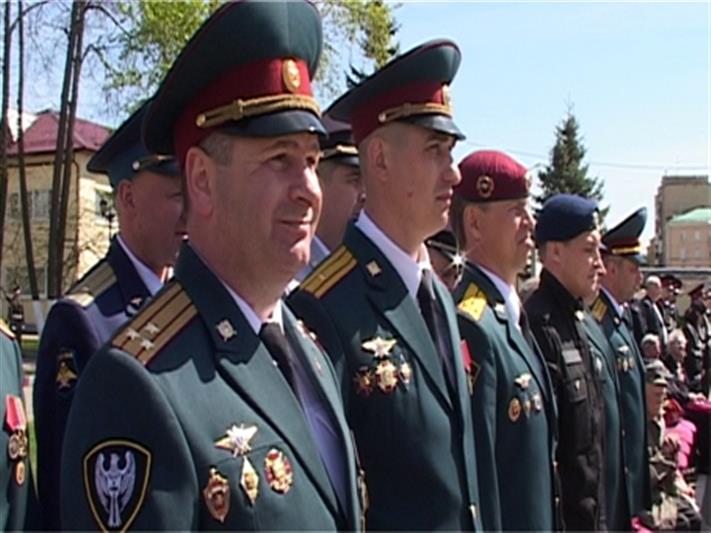 Командующий Центральным округом вручил военнослужащим и сотрудникам Росгвардии государственные награды