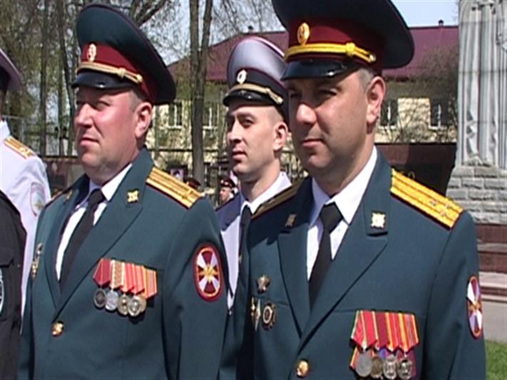 Командующий Центральным округом вручил военнослужащим и сотрудникам Росгвардии государственные награды
