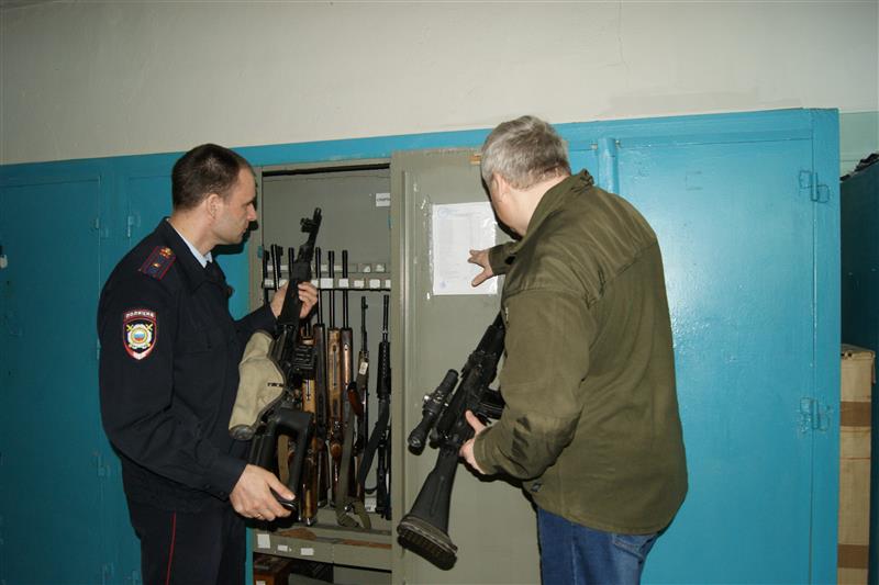 В Оренбургской области сотрудники Центра лицензионно-разрешительной работы Росгвардии проверили стрелковые клубы