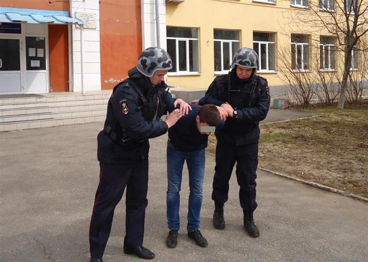  В г. Нижнем Новгороде сотрудники Росгвардии задержали гражданина, подозреваемого в хищении компьютерной техники из школы