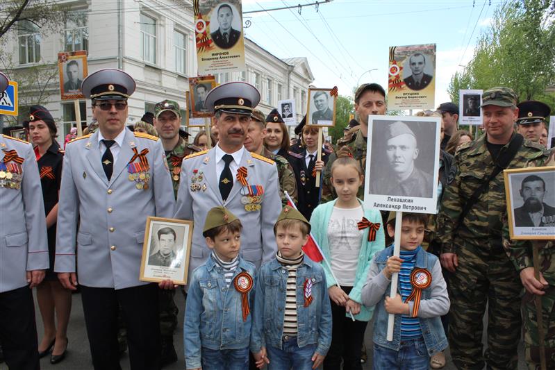 В Саратовской области сотрудники Росгвардии приняли участие в праздничных мероприятиях, посвященных Дню Победы